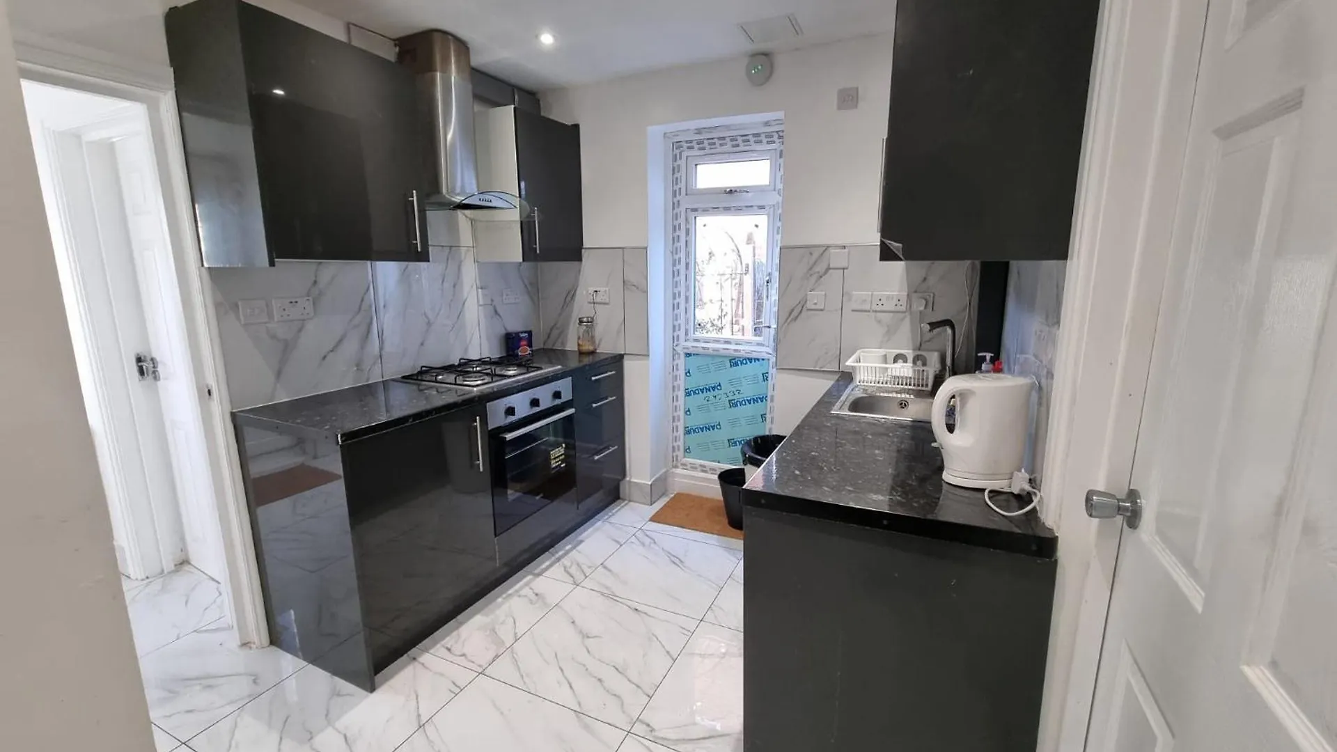 Single Room Hayes, Heathrow, London, Free Parking United Kingdom